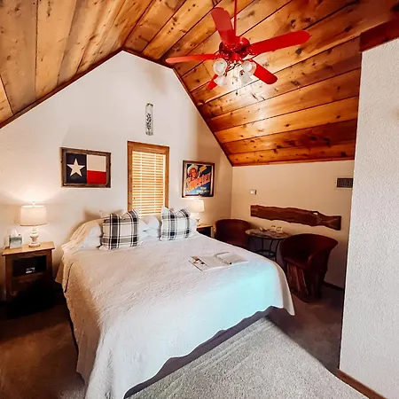 Gruene Cottages-2