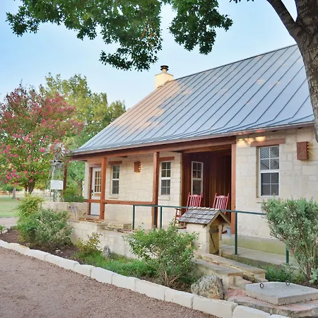 Gruene Cottages-3