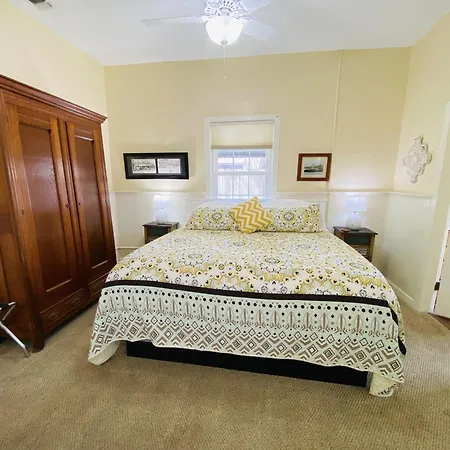 Comal Inn-3
